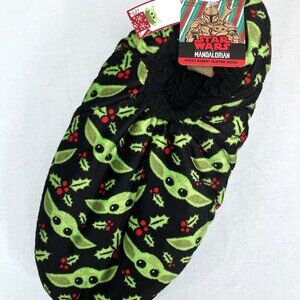 NWT Unisex Fuzzy Baba Star Wars Grogu Baby Yoda Slipper Socks With No-Slip Sole